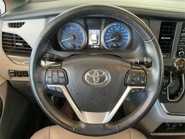 2019 Toyota Sienna XLE