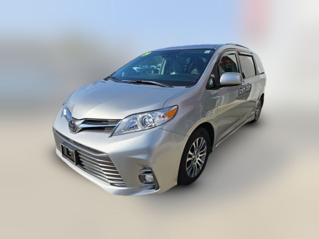 2019 Toyota Sienna XLE