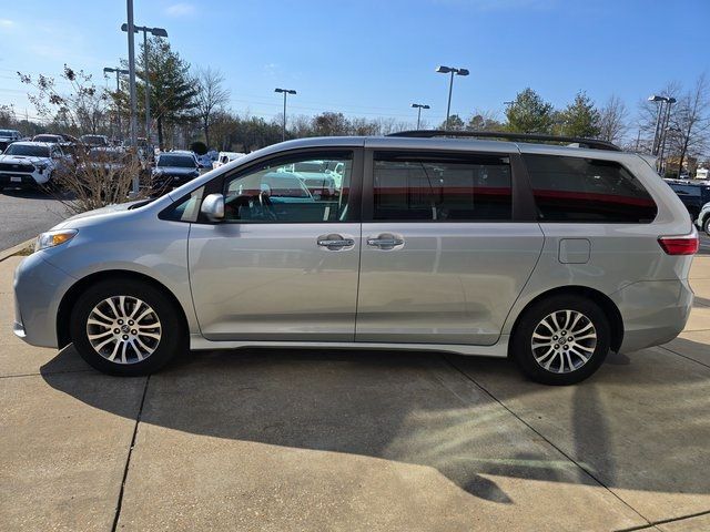 2019 Toyota Sienna XLE