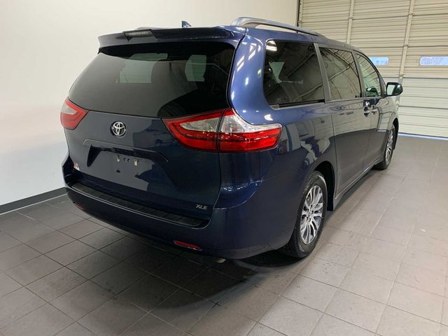 2019 Toyota Sienna XLE