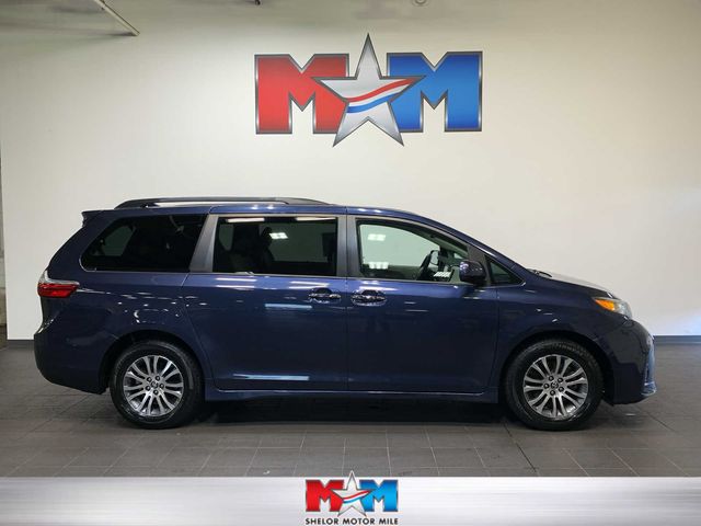 2019 Toyota Sienna XLE