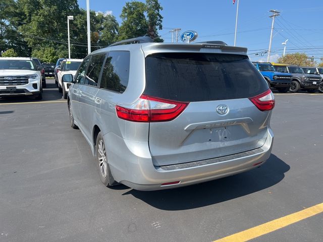 2019 Toyota Sienna 