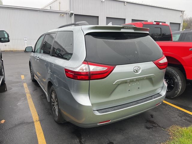 2019 Toyota Sienna 