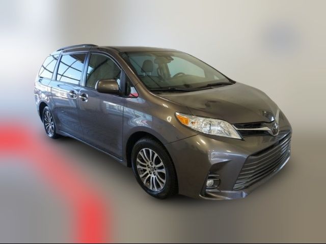 2019 Toyota Sienna XLE