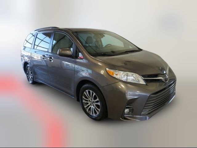 2019 Toyota Sienna XLE