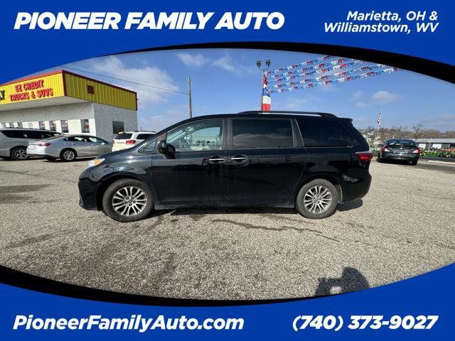 2019 Toyota Sienna XLE