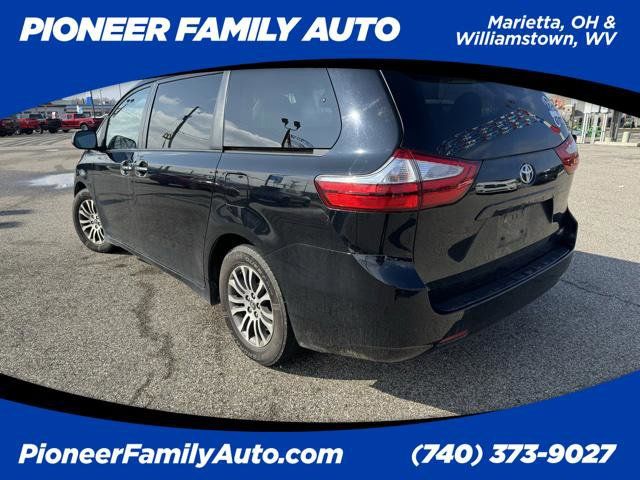 2019 Toyota Sienna XLE