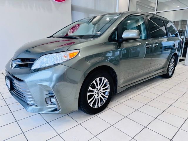 2019 Toyota Sienna XLE