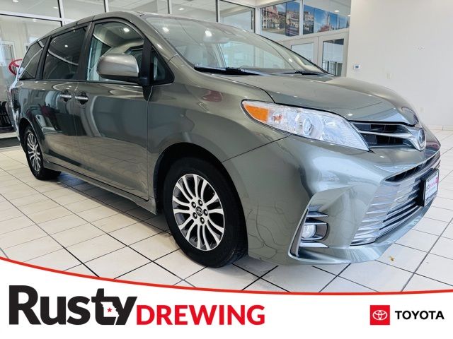 2019 Toyota Sienna XLE