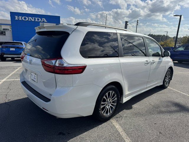 2019 Toyota Sienna XLE