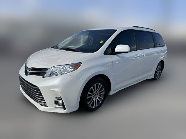 2019 Toyota Sienna XLE