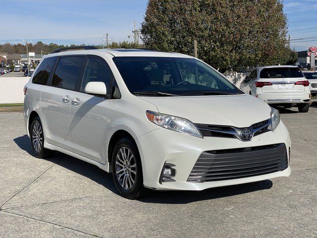 2019 Toyota Sienna XLE