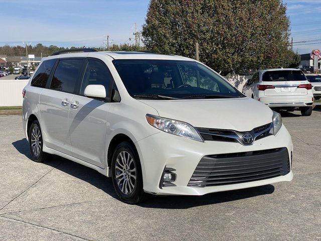 2019 Toyota Sienna XLE