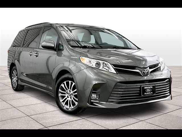 2019 Toyota Sienna XLE