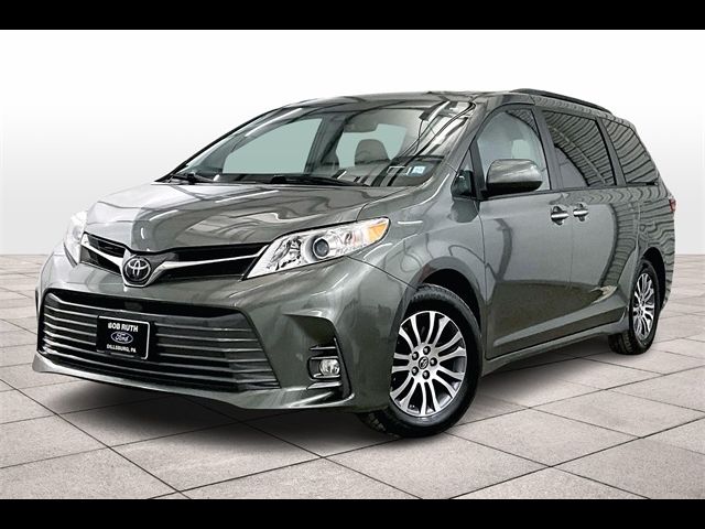 2019 Toyota Sienna XLE