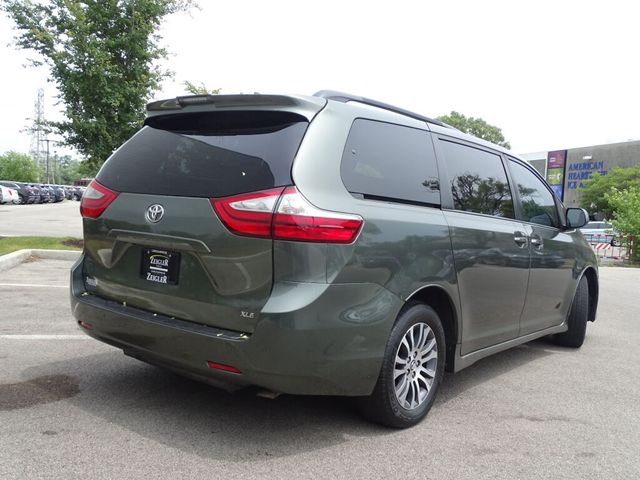 2019 Toyota Sienna 