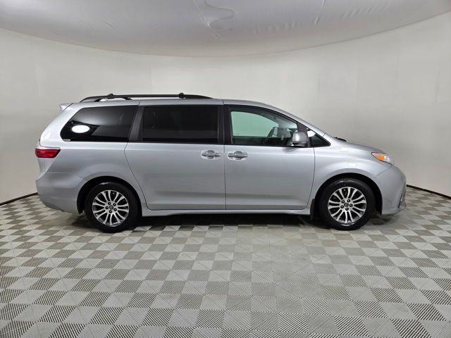 2019 Toyota Sienna 