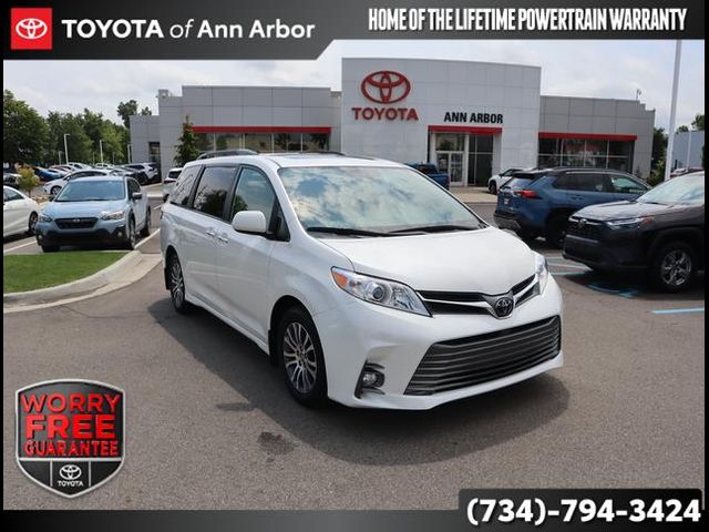 2019 Toyota Sienna XLE