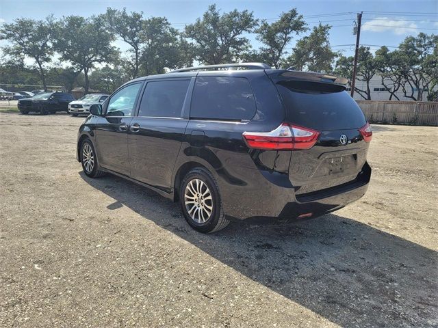 2019 Toyota Sienna 