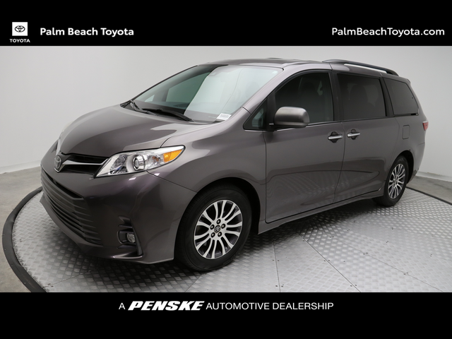 2019 Toyota Sienna XLE Auto Access Seat