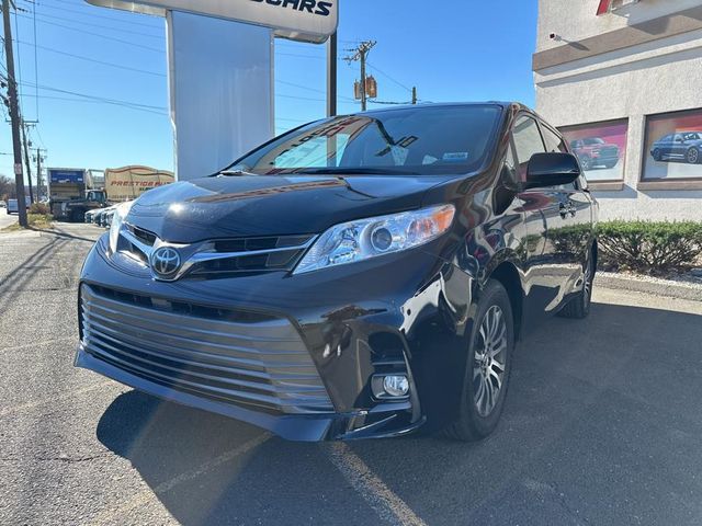 2019 Toyota Sienna XLE