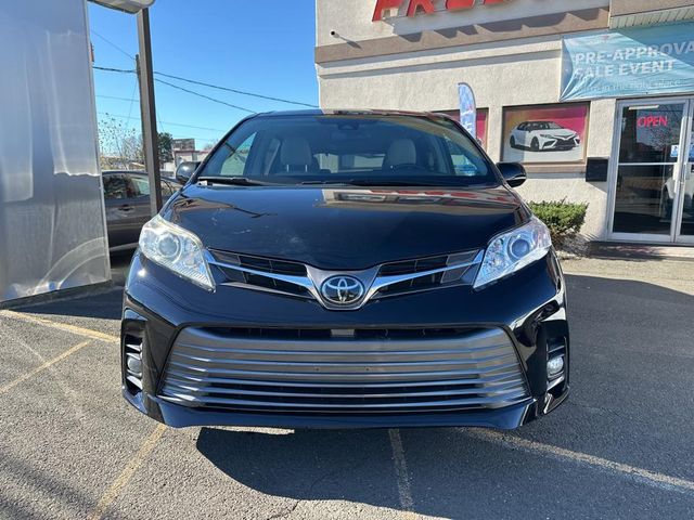 2019 Toyota Sienna XLE