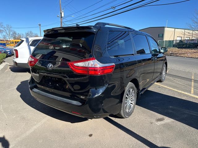 2019 Toyota Sienna XLE