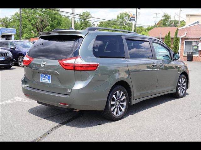 2019 Toyota Sienna 