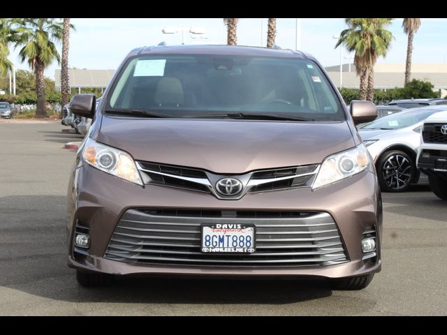 2019 Toyota Sienna XLE Auto Access Seat