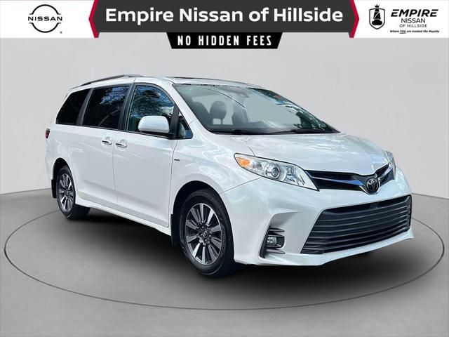 2019 Toyota Sienna XLE