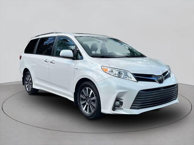 2019 Toyota Sienna XLE