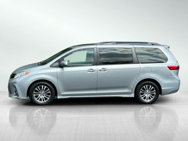 2019 Toyota Sienna 