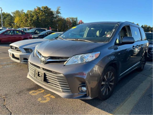 2019 Toyota Sienna 