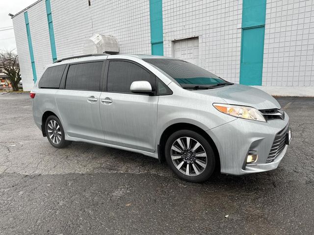 2019 Toyota Sienna 