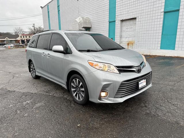 2019 Toyota Sienna 