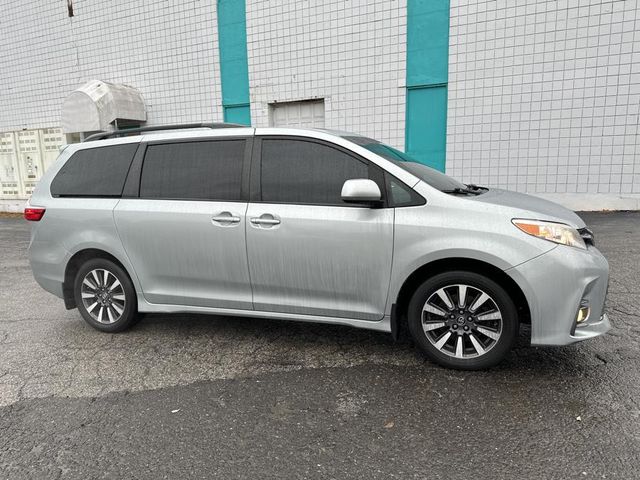 2019 Toyota Sienna 