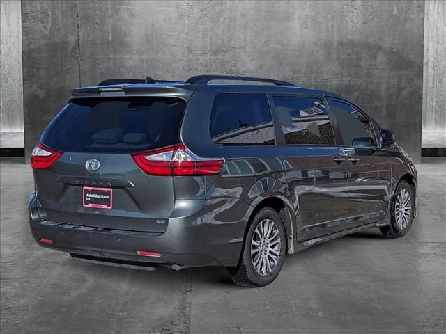 2019 Toyota Sienna XLE Auto Access Seat