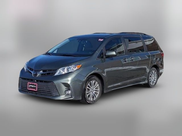 2019 Toyota Sienna XLE Auto Access Seat