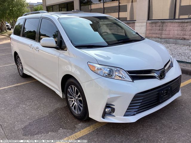 2019 Toyota Sienna XLE Auto Access Seat