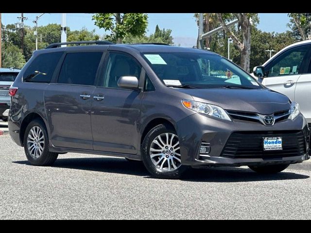 2019 Toyota Sienna XLE Auto Access Seat