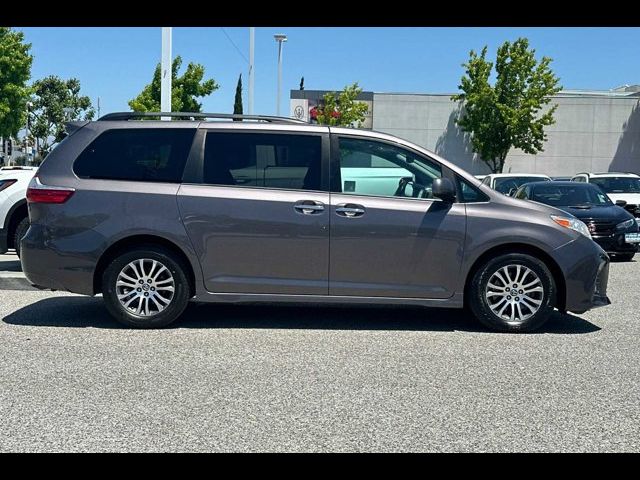 2019 Toyota Sienna XLE Auto Access Seat