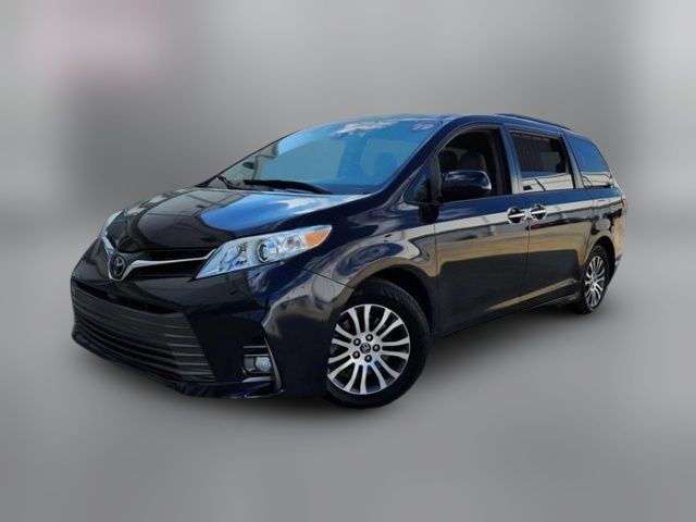 2019 Toyota Sienna XLE