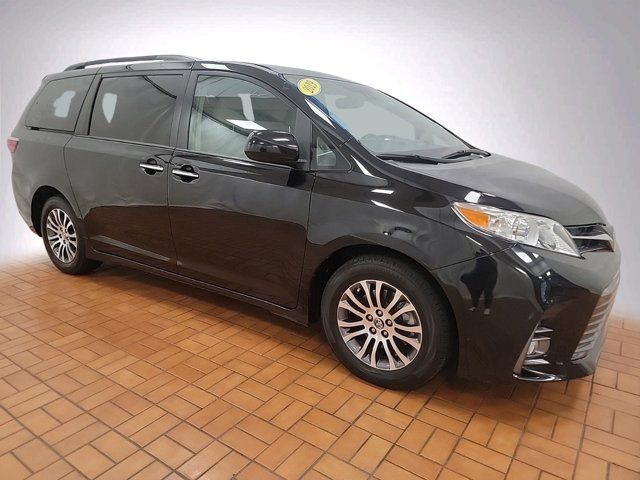 2019 Toyota Sienna XLE Auto Access Seat