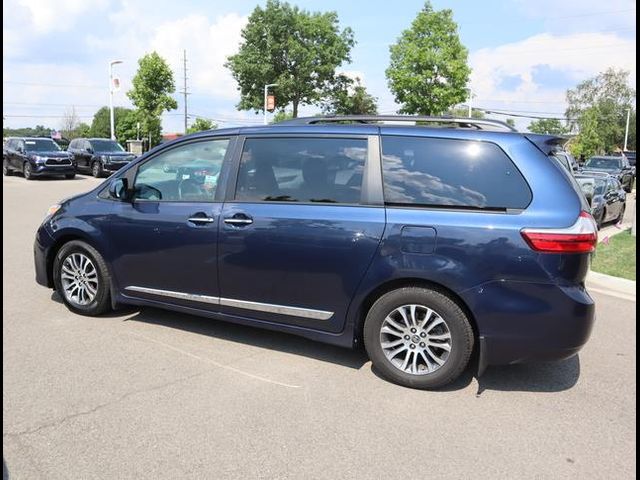 2019 Toyota Sienna XLE Auto Access Seat