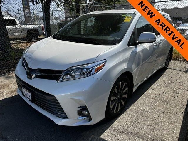 2019 Toyota Sienna XLE Auto Access Seat