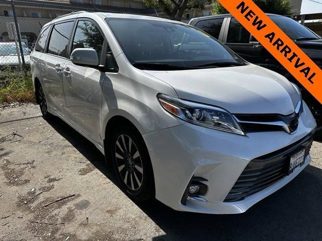 2019 Toyota Sienna XLE Auto Access Seat