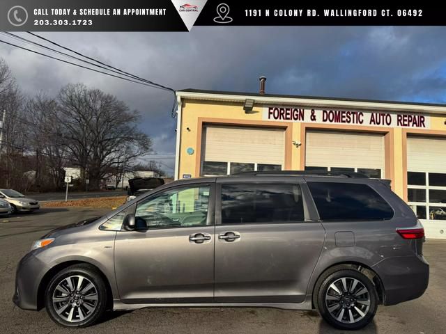 2019 Toyota Sienna XLE