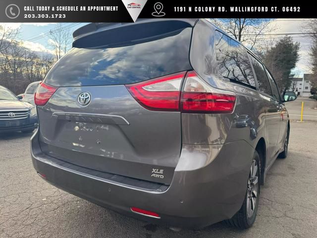 2019 Toyota Sienna XLE