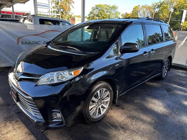 2019 Toyota Sienna XLE