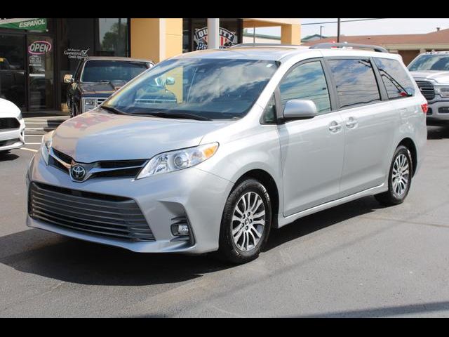 2019 Toyota Sienna XLE